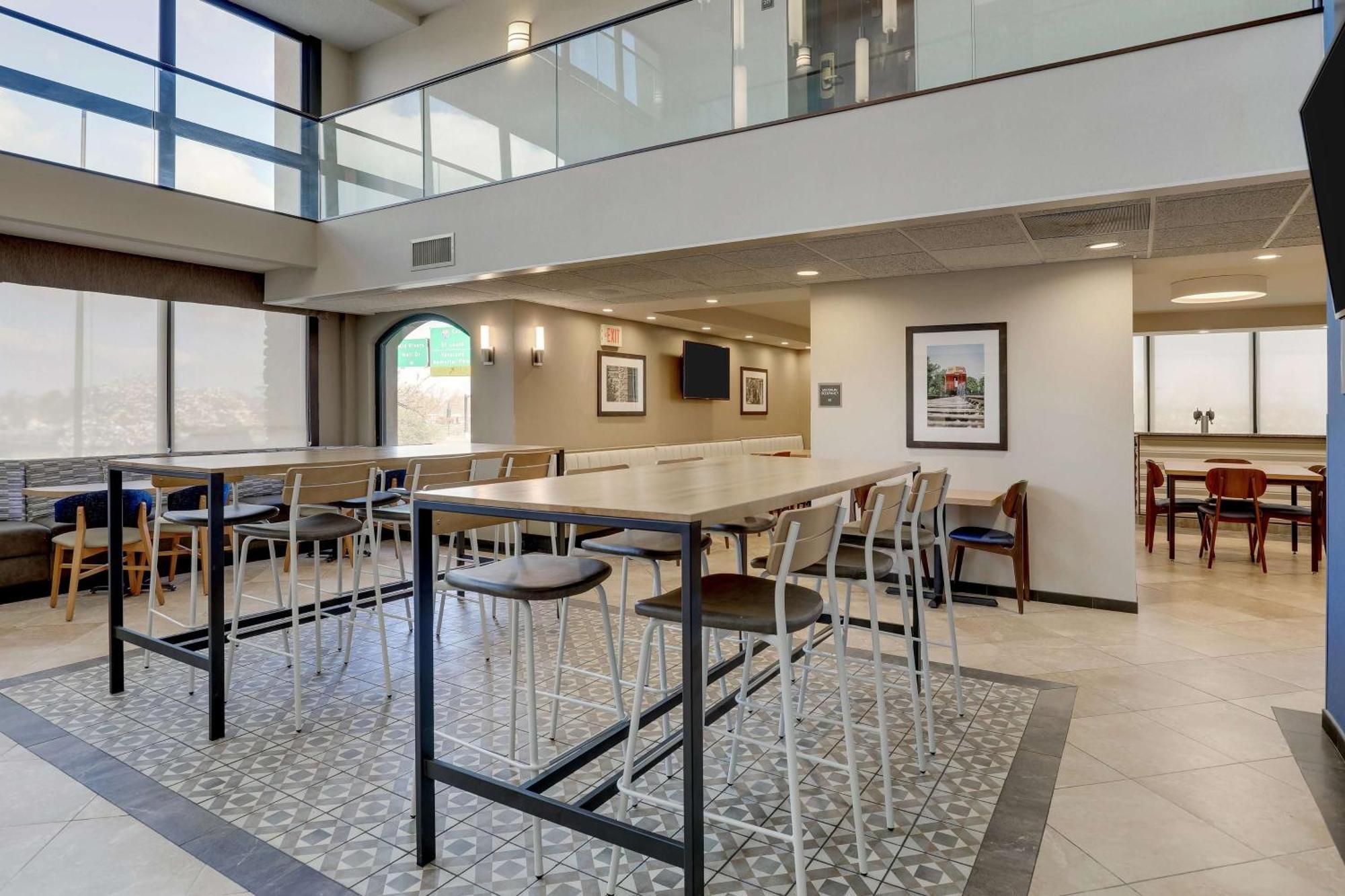 Drury Inn & Suites St. Louis St. Peters Saint Peters Esterno foto